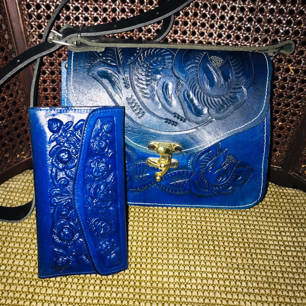 Leather crossbody bag